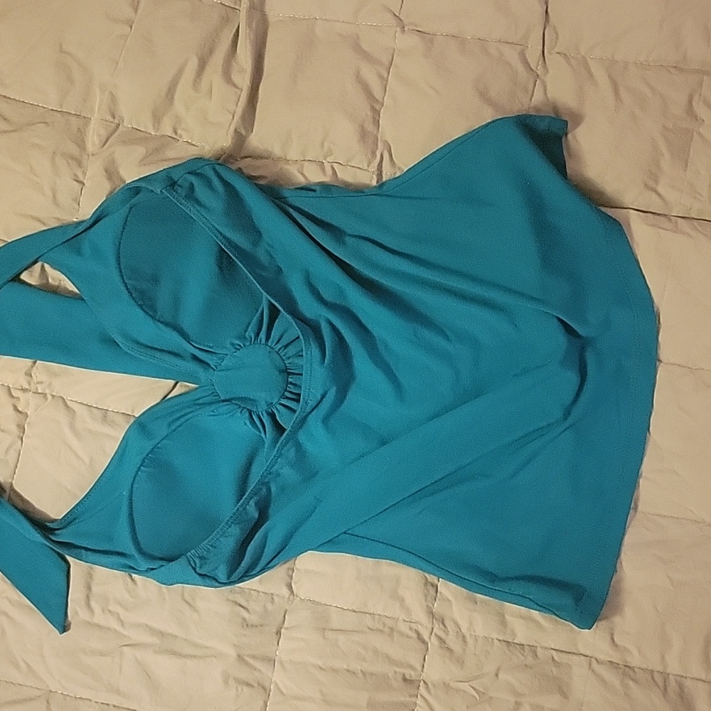 Halter top - Picture 3 of 4